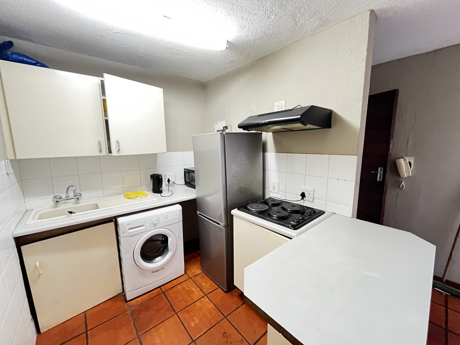 To Let 1 Bedroom Property for Rent in Westdene Gauteng
