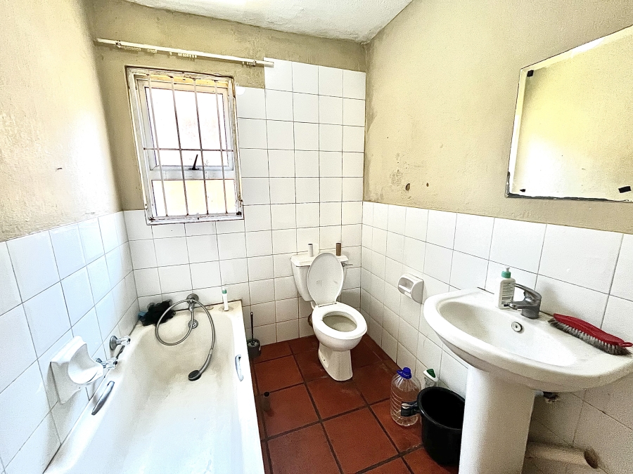 To Let 1 Bedroom Property for Rent in Westdene Gauteng