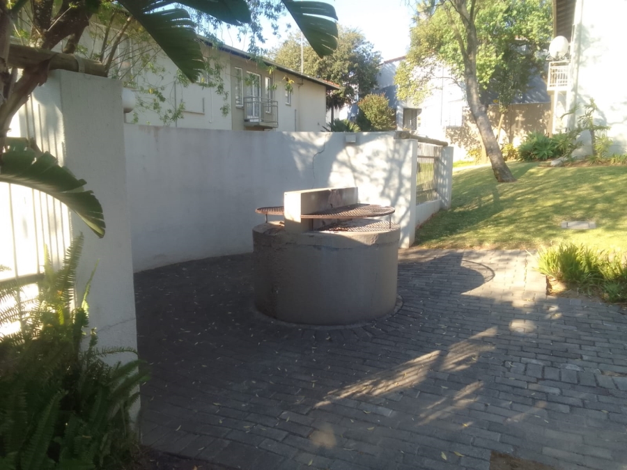 2 Bedroom Property for Sale in Roodepoort Gauteng