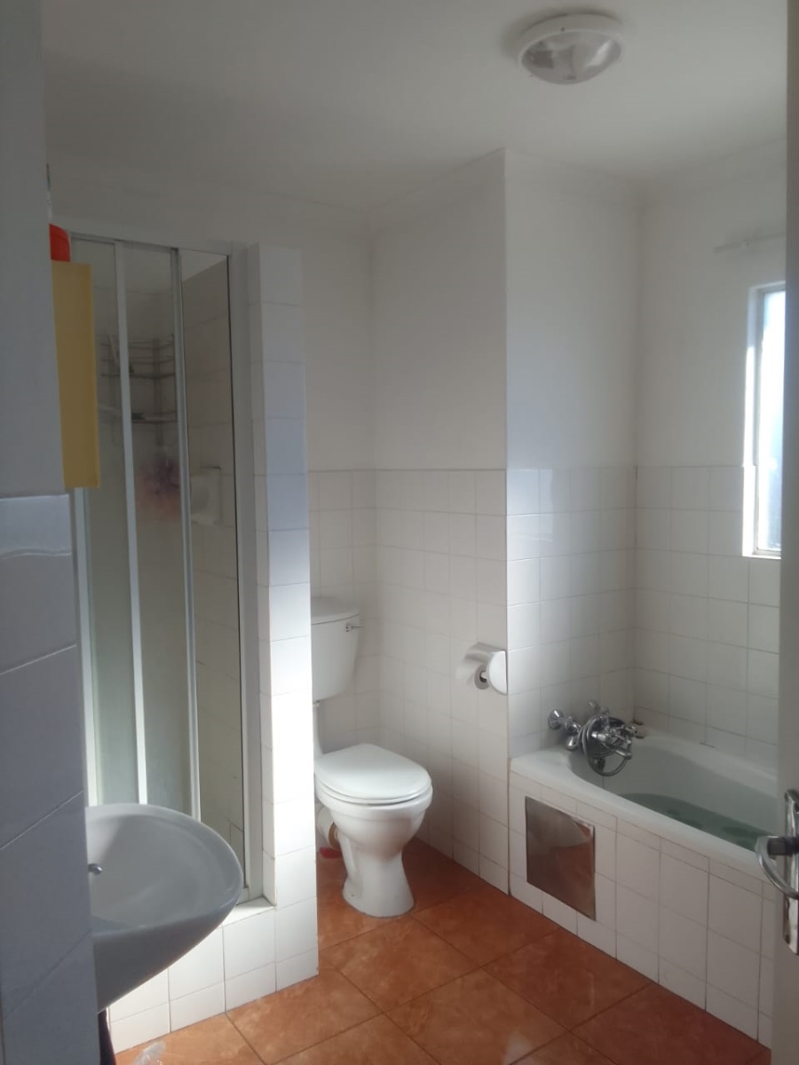 2 Bedroom Property for Sale in Roodepoort Gauteng