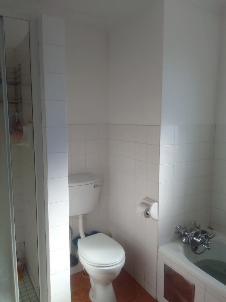 2 Bedroom Property for Sale in Roodepoort Gauteng