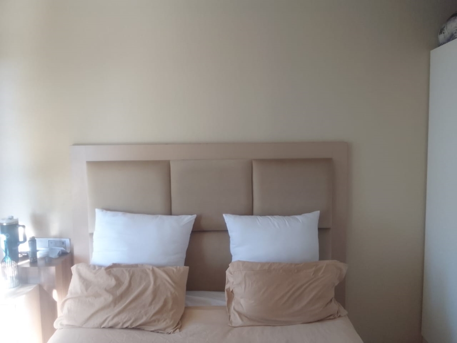 2 Bedroom Property for Sale in Roodepoort Gauteng