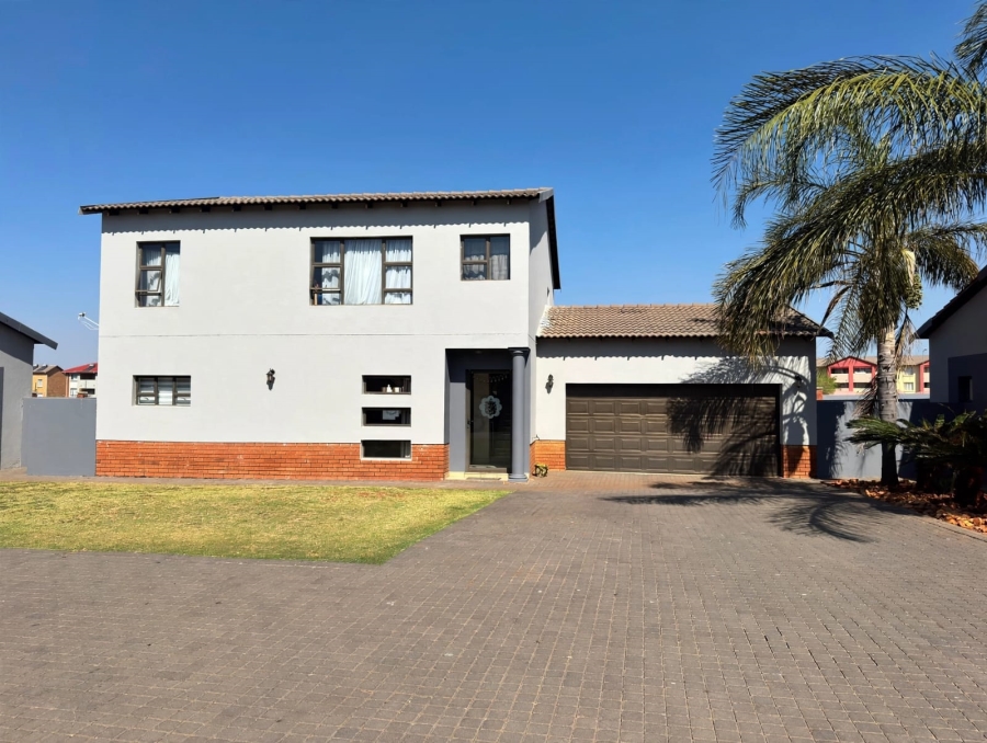 To Let 3 Bedroom Property for Rent in Silver Stone Country Estate Gauteng