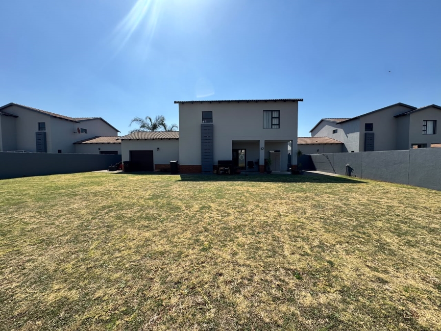 To Let 3 Bedroom Property for Rent in Silver Stone Country Estate Gauteng