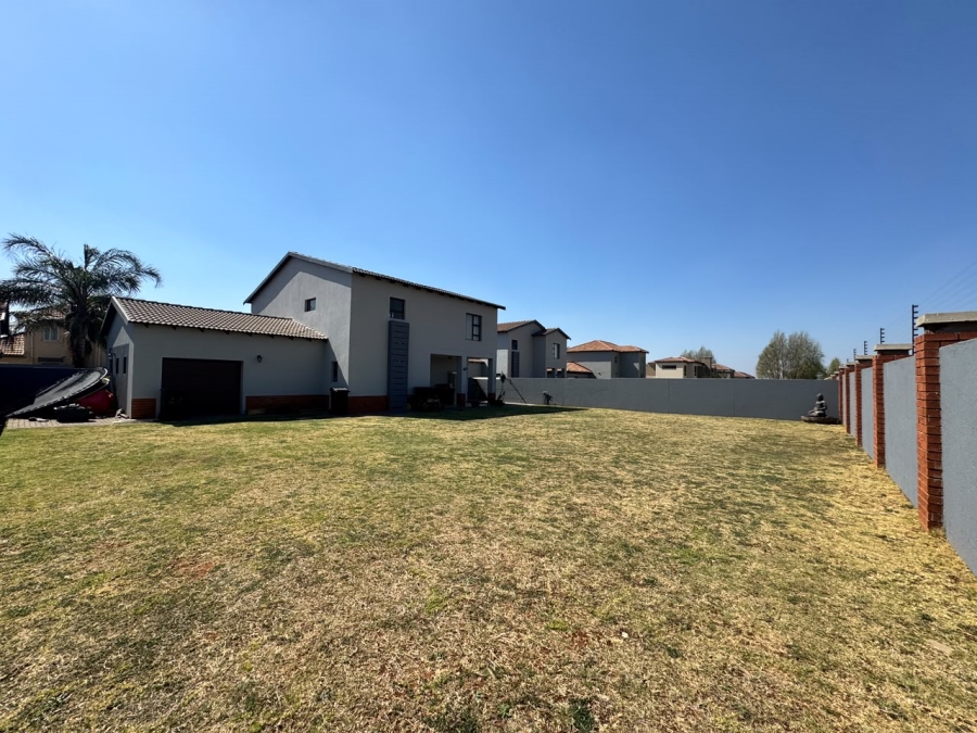 To Let 3 Bedroom Property for Rent in Silver Stone Country Estate Gauteng