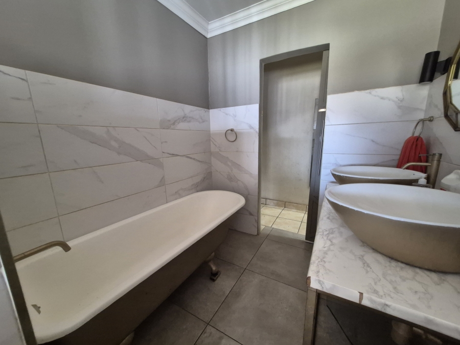 3 Bedroom Property for Sale in Selection Park Gauteng