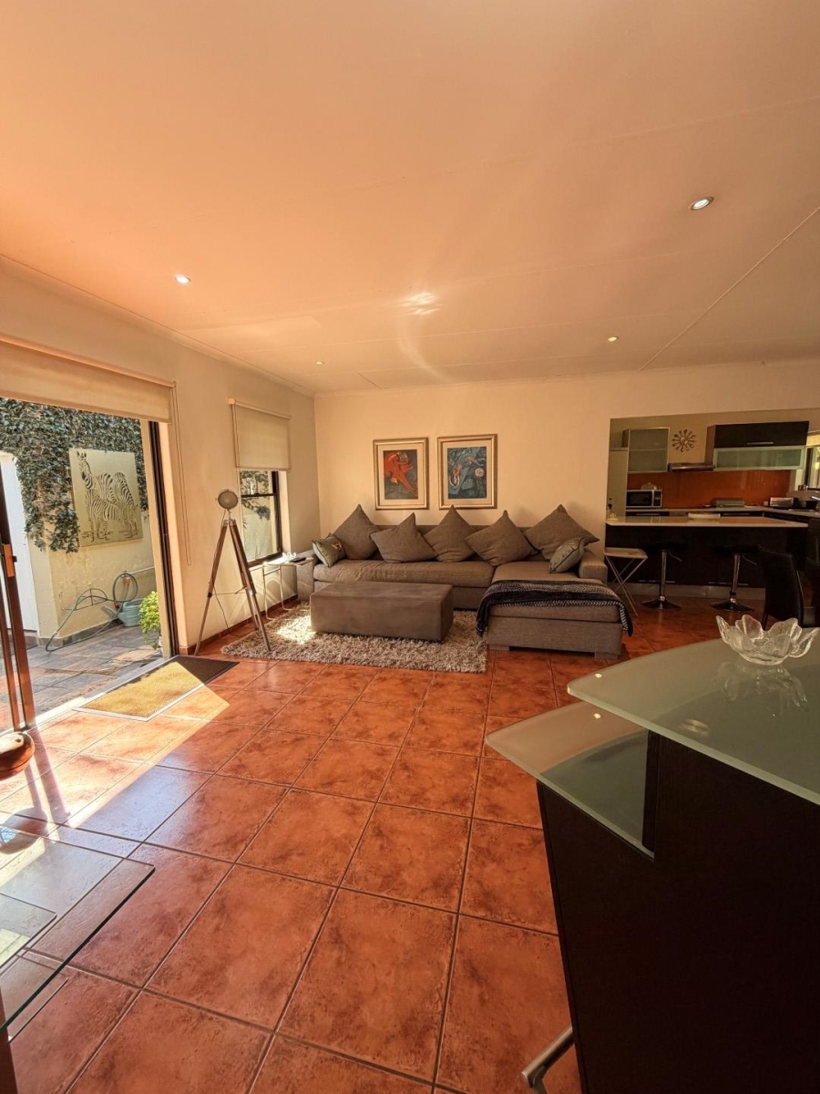 To Let 2 Bedroom Property for Rent in Saxonwold Gauteng