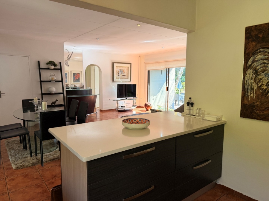 To Let 2 Bedroom Property for Rent in Saxonwold Gauteng