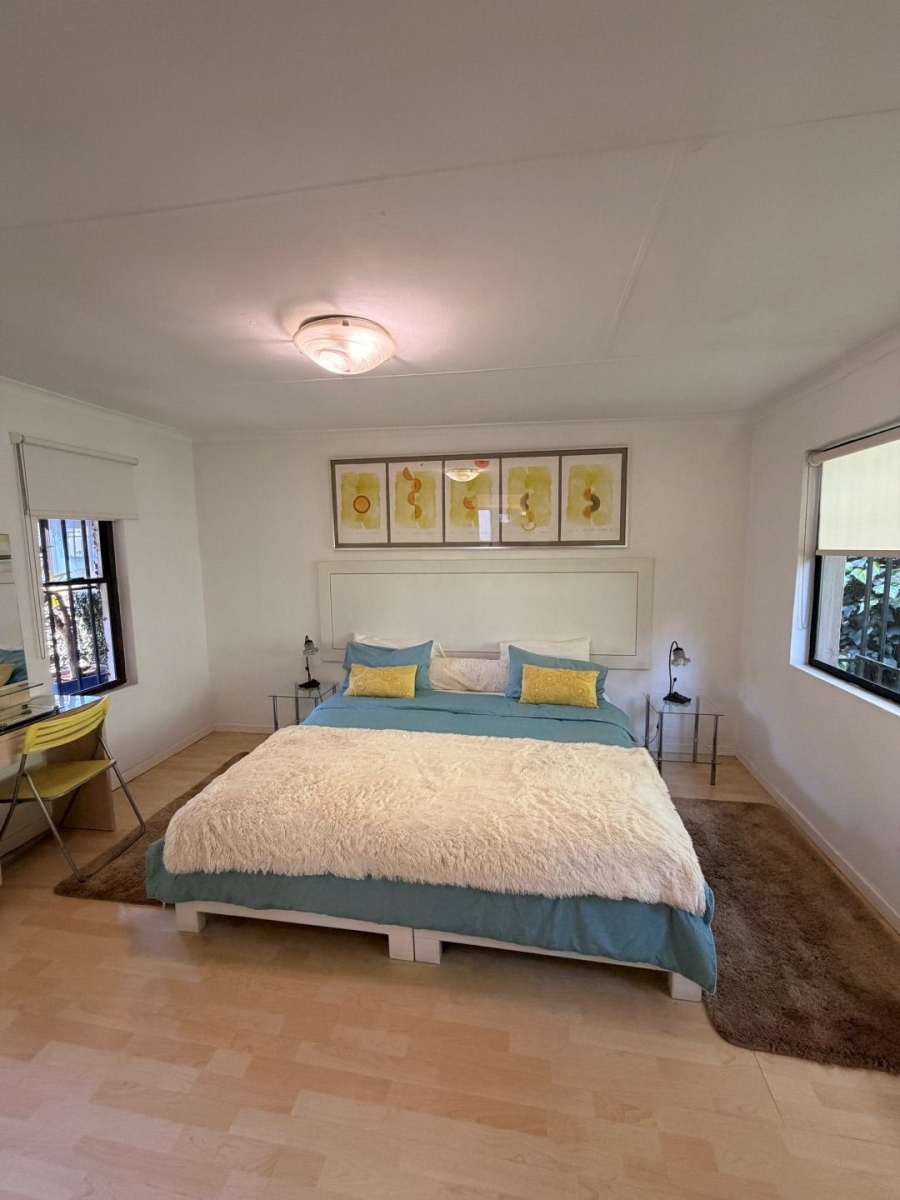 To Let 2 Bedroom Property for Rent in Saxonwold Gauteng