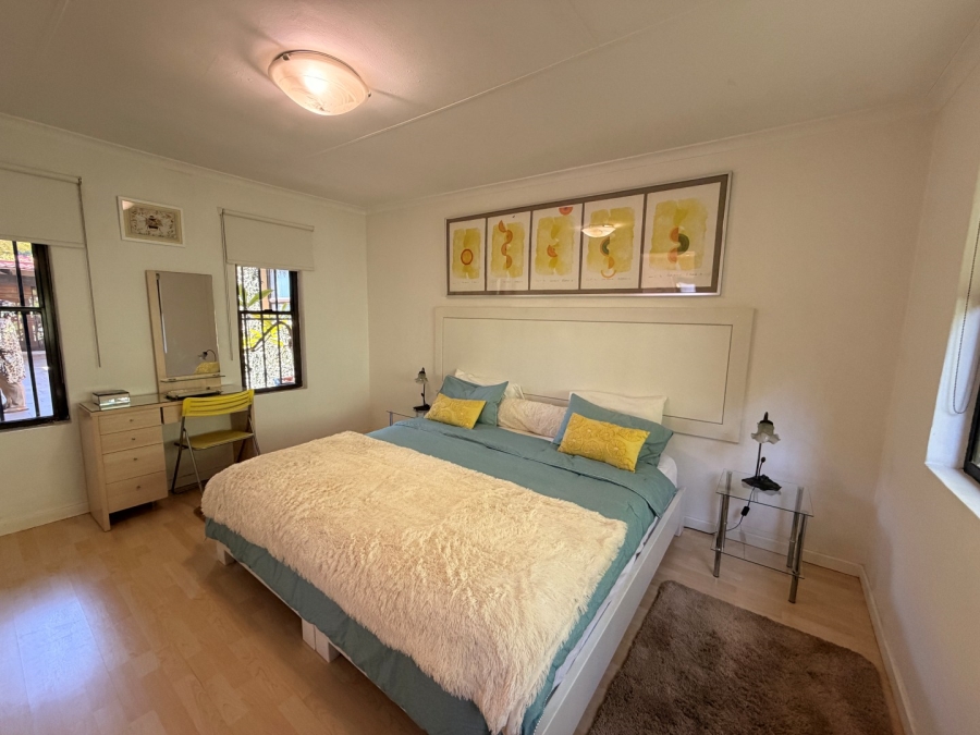 To Let 2 Bedroom Property for Rent in Saxonwold Gauteng