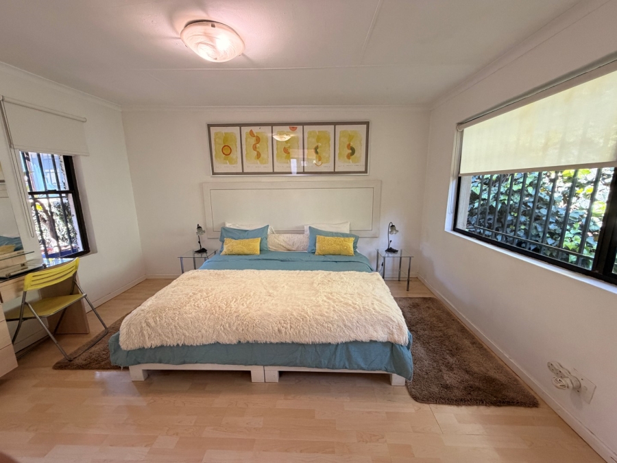 To Let 2 Bedroom Property for Rent in Saxonwold Gauteng