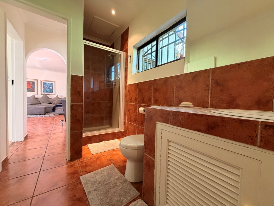 To Let 2 Bedroom Property for Rent in Saxonwold Gauteng
