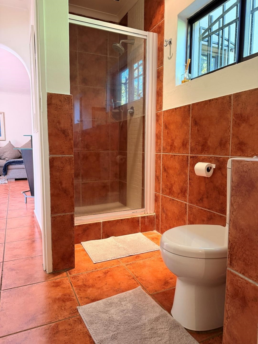 To Let 2 Bedroom Property for Rent in Saxonwold Gauteng