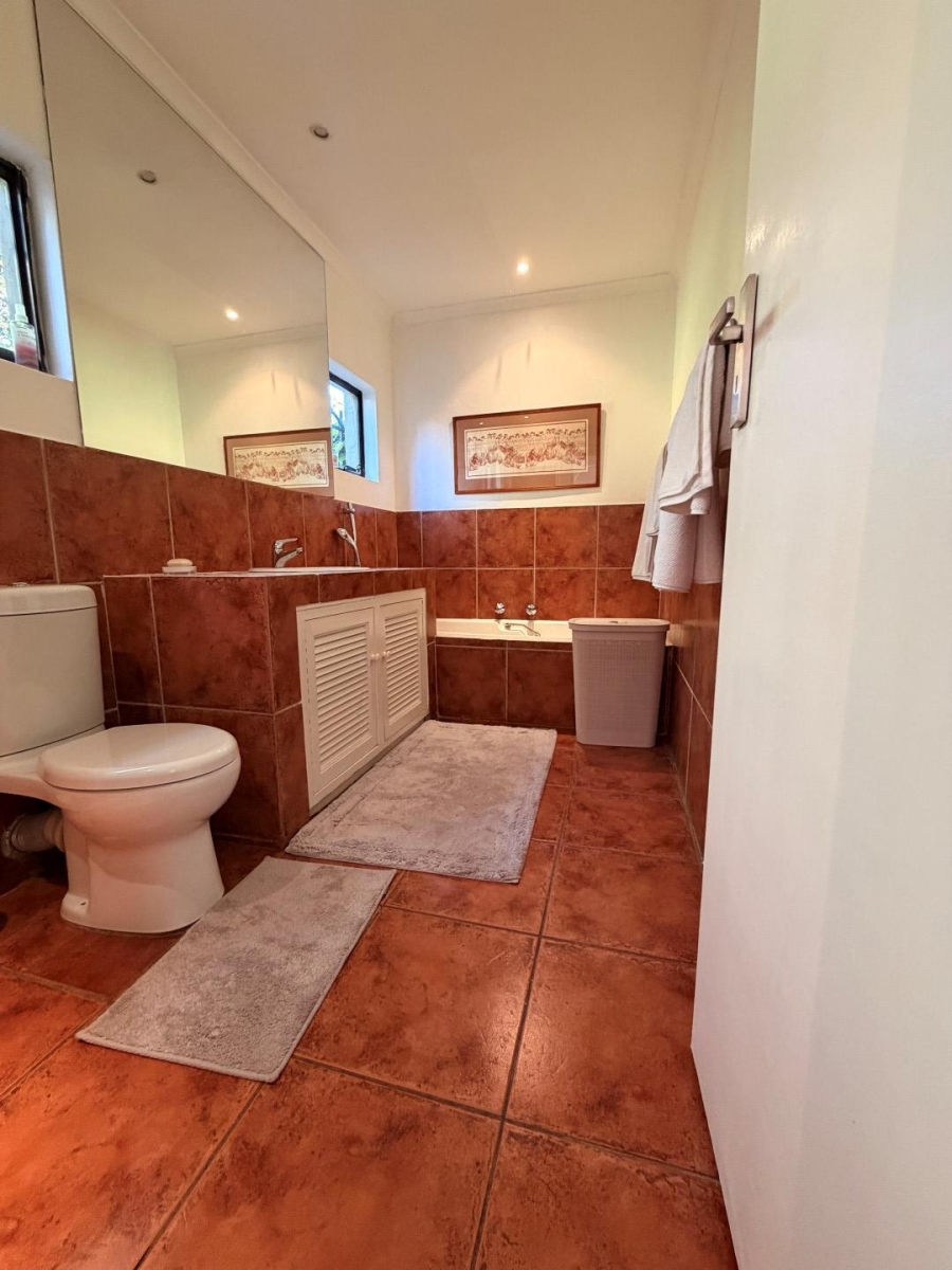 To Let 2 Bedroom Property for Rent in Saxonwold Gauteng