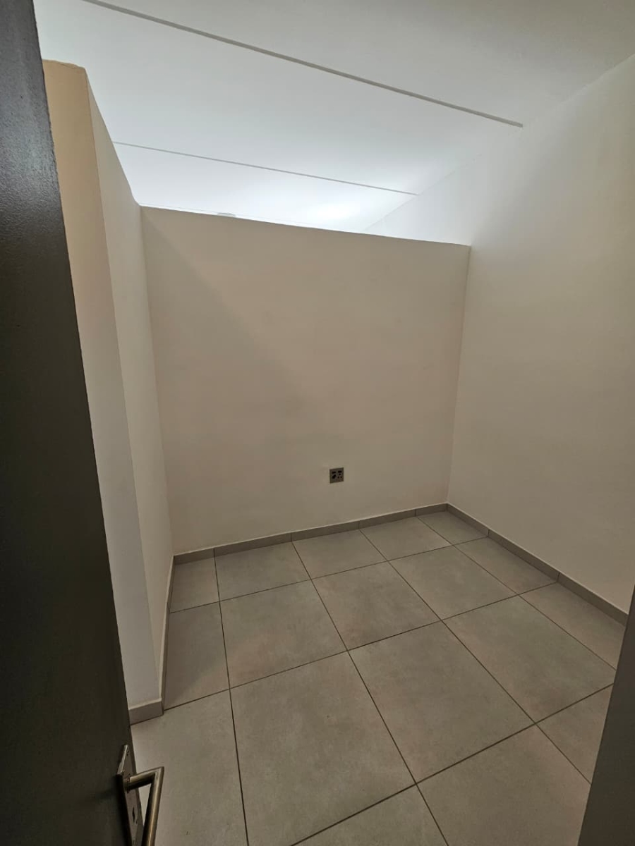 1 Bedroom Property for Sale in Ferndale Gauteng
