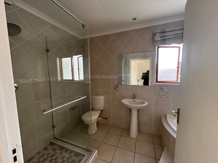 3 Bedroom Property for Sale in Halfway Gardens Gauteng