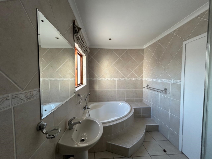 3 Bedroom Property for Sale in Halfway Gardens Gauteng