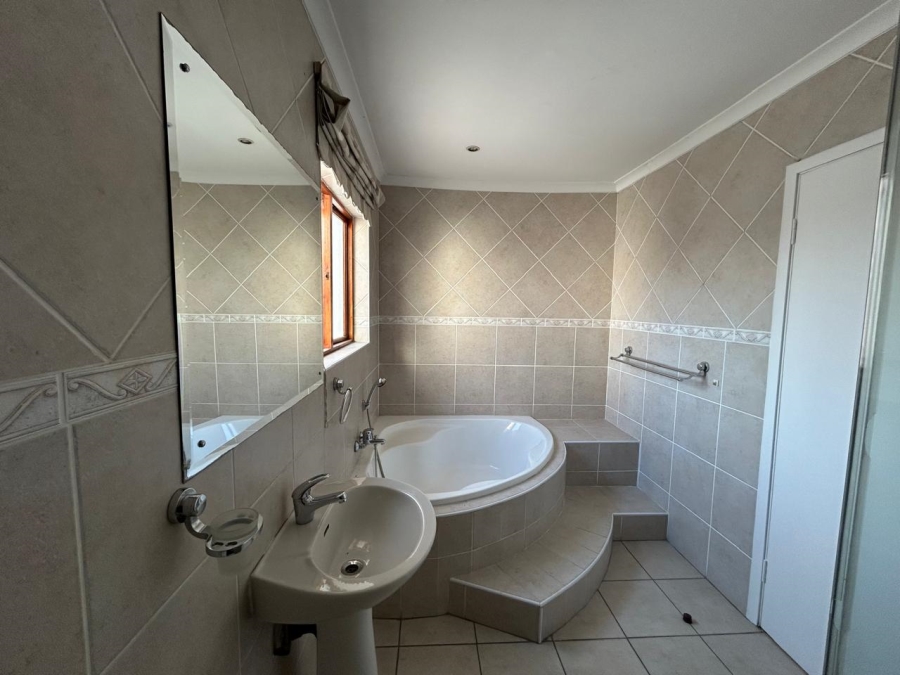 3 Bedroom Property for Sale in Halfway Gardens Gauteng
