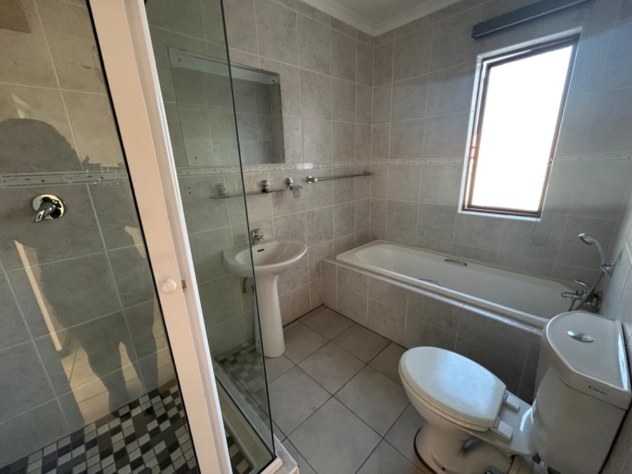 3 Bedroom Property for Sale in Halfway Gardens Gauteng