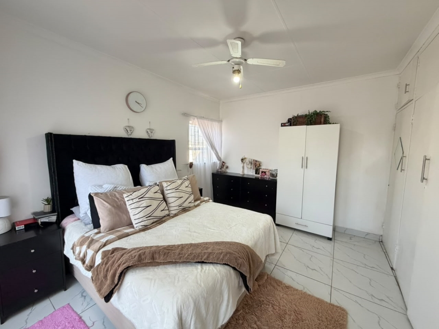 5 Bedroom Property for Sale in Ennerdale Gauteng