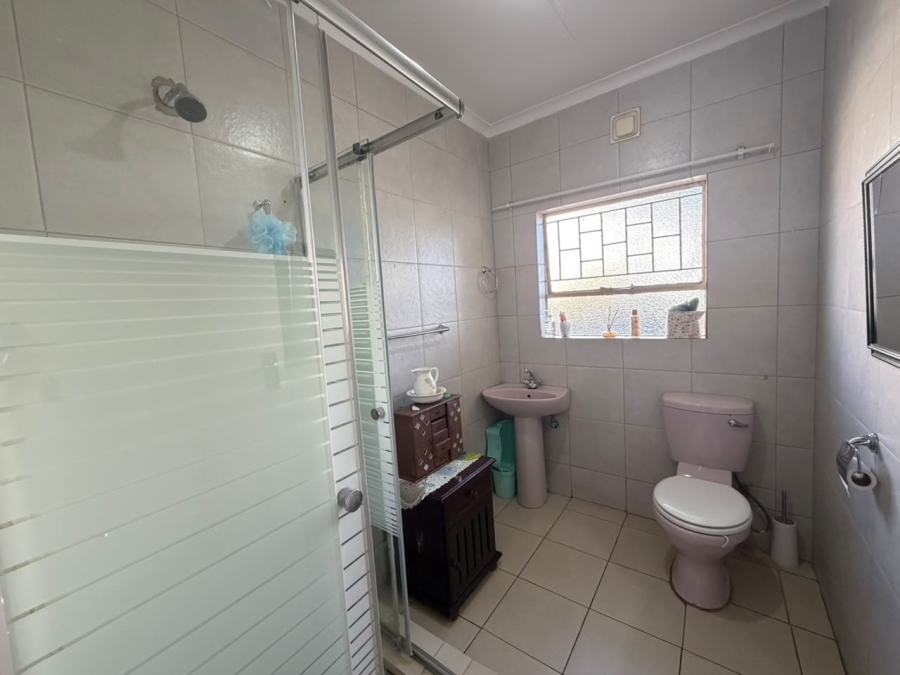 5 Bedroom Property for Sale in Ennerdale Gauteng