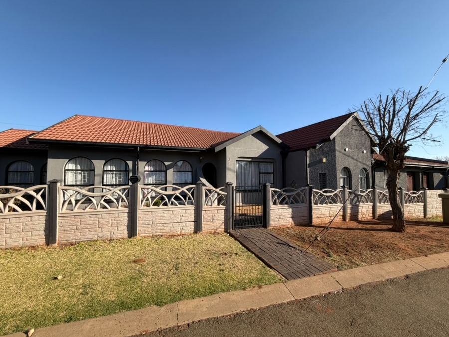 5 Bedroom Property for Sale in Ennerdale Gauteng