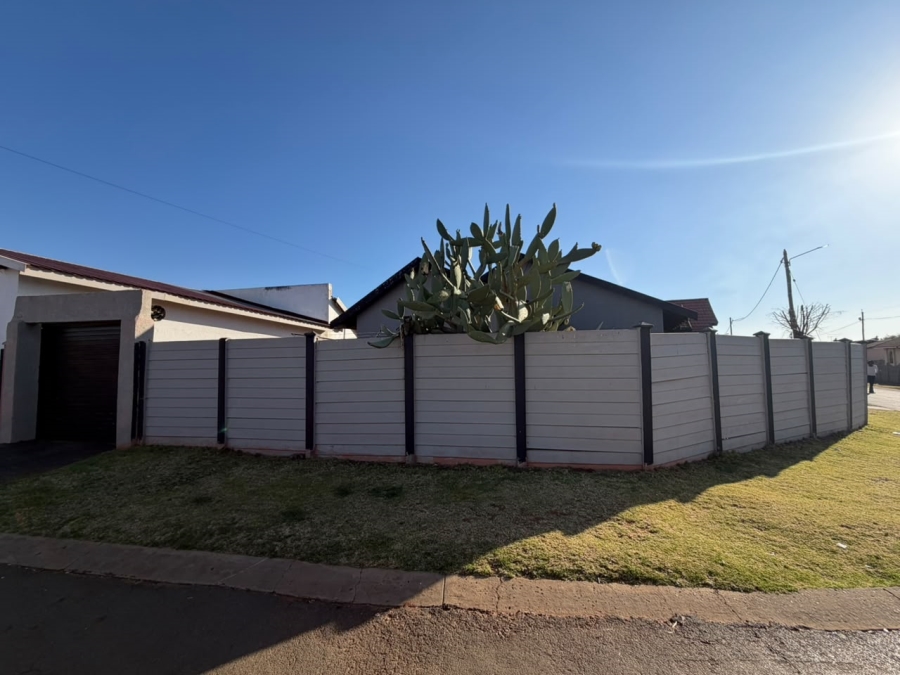5 Bedroom Property for Sale in Ennerdale Gauteng