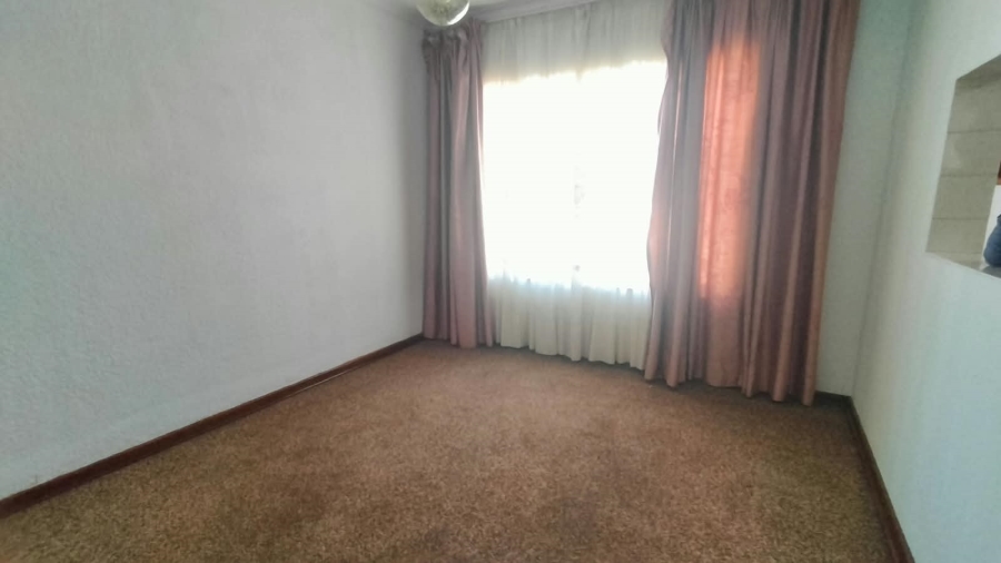 3 Bedroom Property for Sale in Helikonpark Gauteng