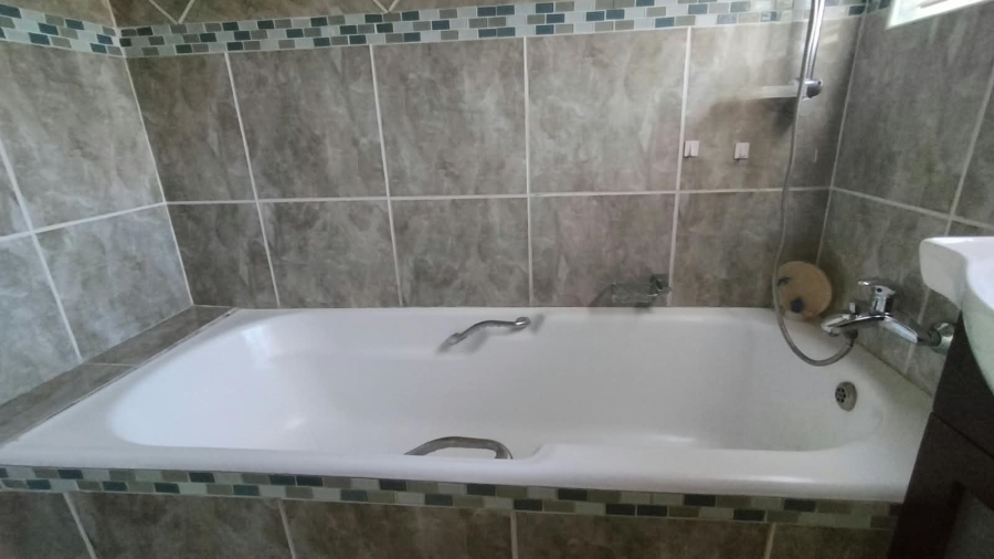 3 Bedroom Property for Sale in Helikonpark Gauteng
