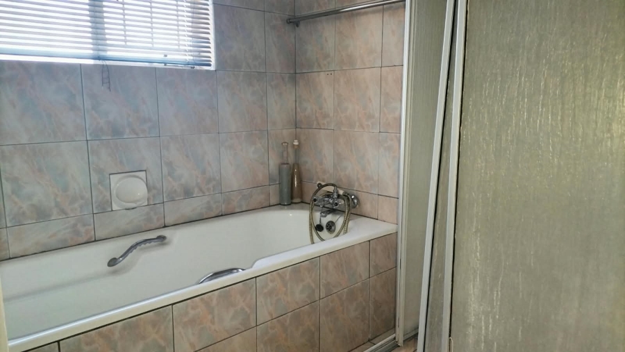 3 Bedroom Property for Sale in Helikonpark Gauteng