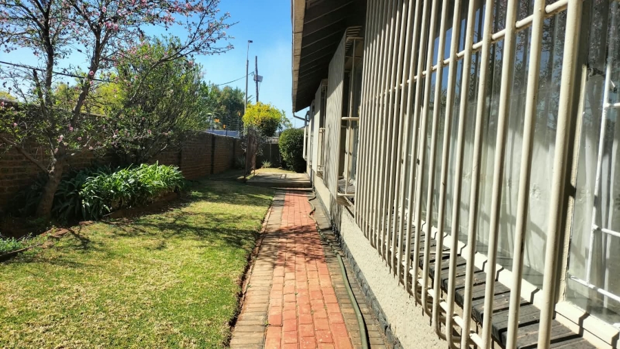3 Bedroom Property for Sale in Helikonpark Gauteng