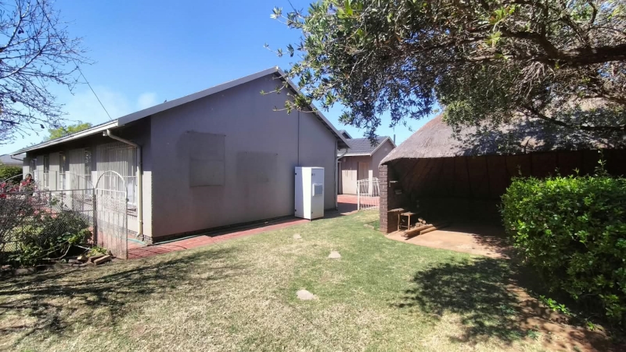 3 Bedroom Property for Sale in Helikonpark Gauteng
