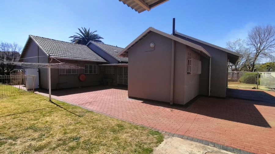 3 Bedroom Property for Sale in Helikonpark Gauteng