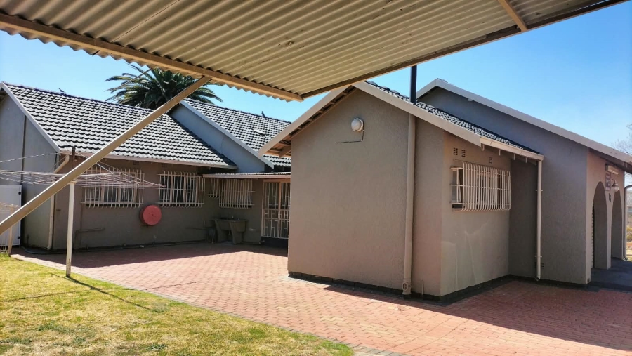 3 Bedroom Property for Sale in Helikonpark Gauteng