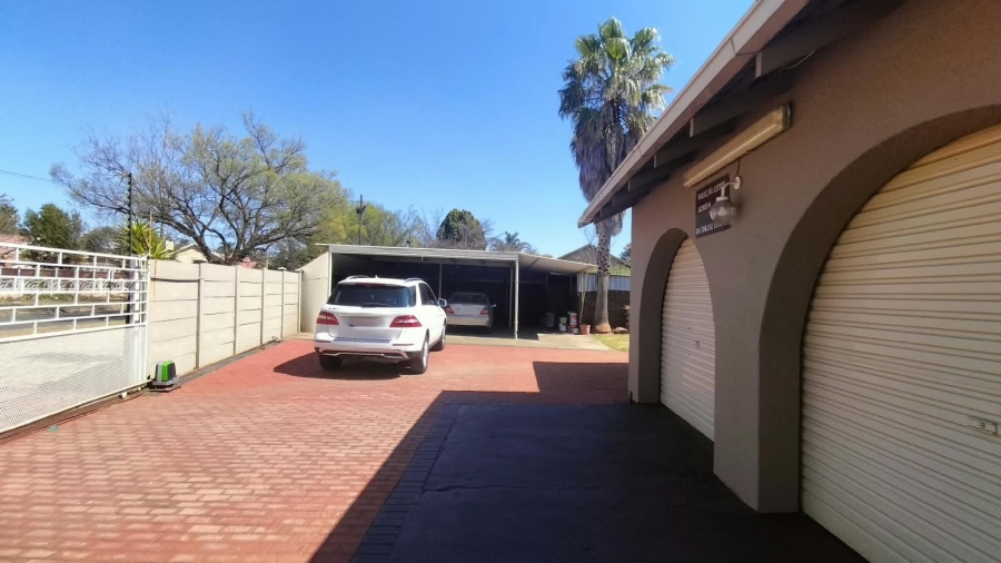 3 Bedroom Property for Sale in Helikonpark Gauteng