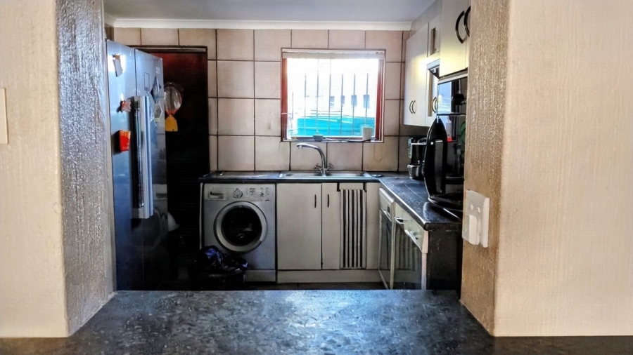 3 Bedroom Property for Sale in Greenhills Gauteng