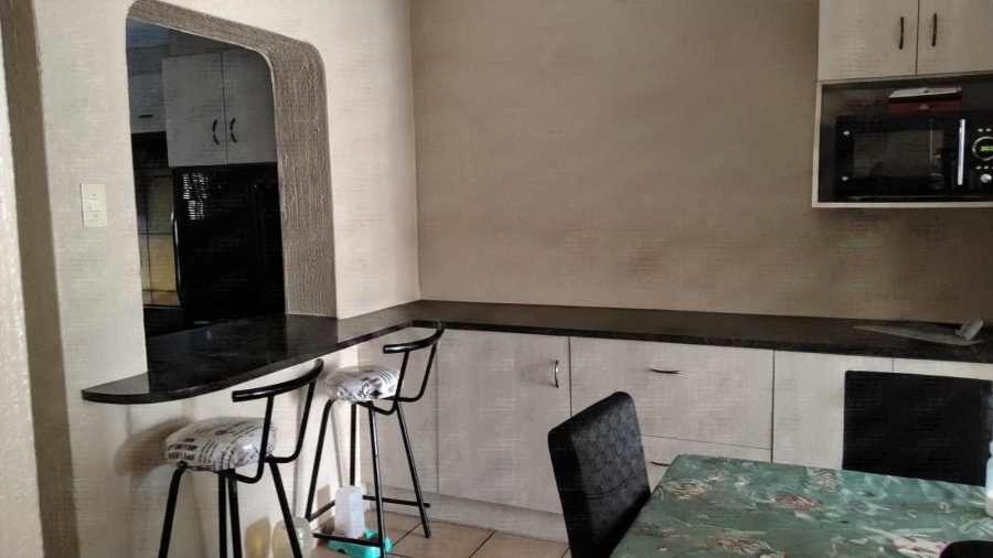 3 Bedroom Property for Sale in Greenhills Gauteng