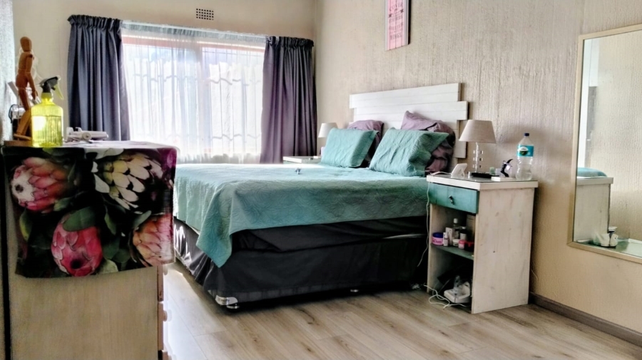 3 Bedroom Property for Sale in Greenhills Gauteng