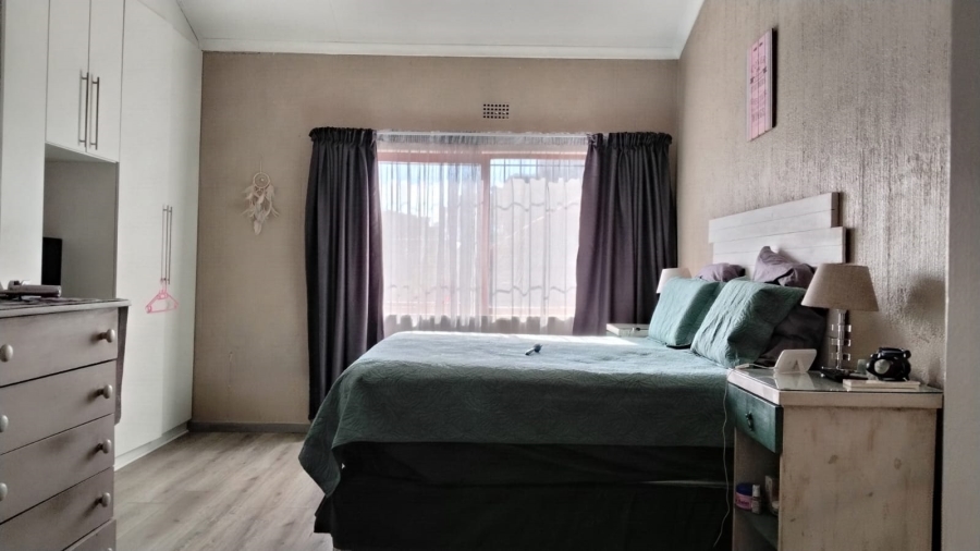 3 Bedroom Property for Sale in Greenhills Gauteng