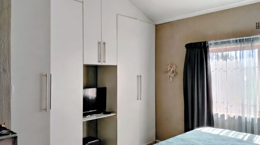3 Bedroom Property for Sale in Greenhills Gauteng