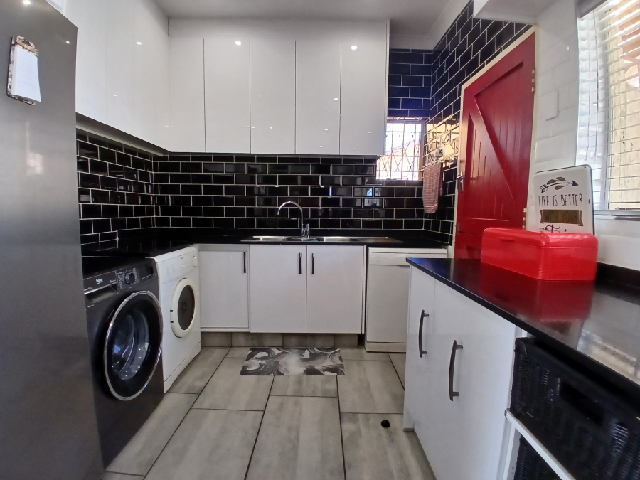 5 Bedroom Property for Sale in Horison Gauteng