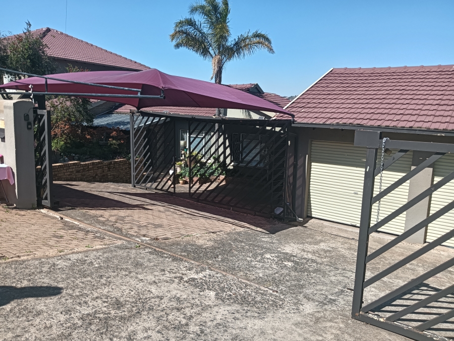 5 Bedroom Property for Sale in Wilro Park Gauteng