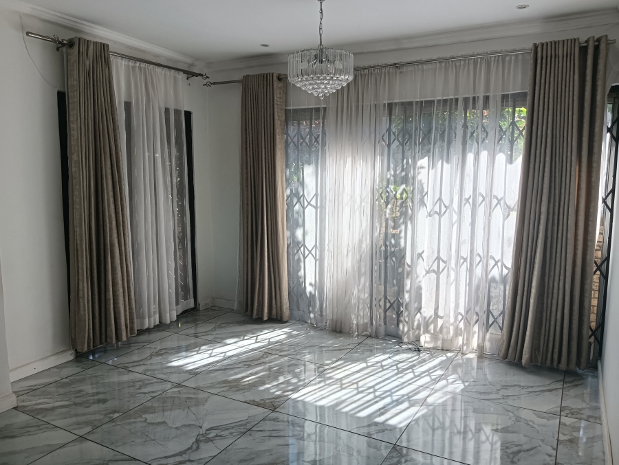 5 Bedroom Property for Sale in Wilro Park Gauteng