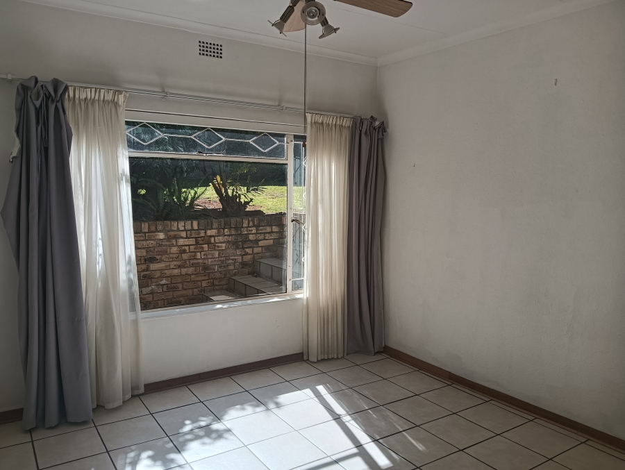 5 Bedroom Property for Sale in Wilro Park Gauteng