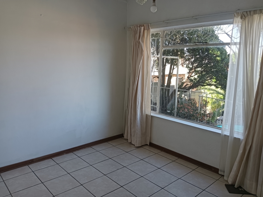5 Bedroom Property for Sale in Wilro Park Gauteng