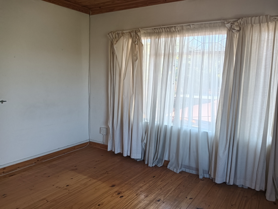 5 Bedroom Property for Sale in Wilro Park Gauteng