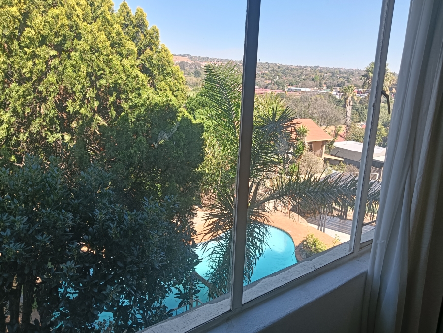 5 Bedroom Property for Sale in Wilro Park Gauteng