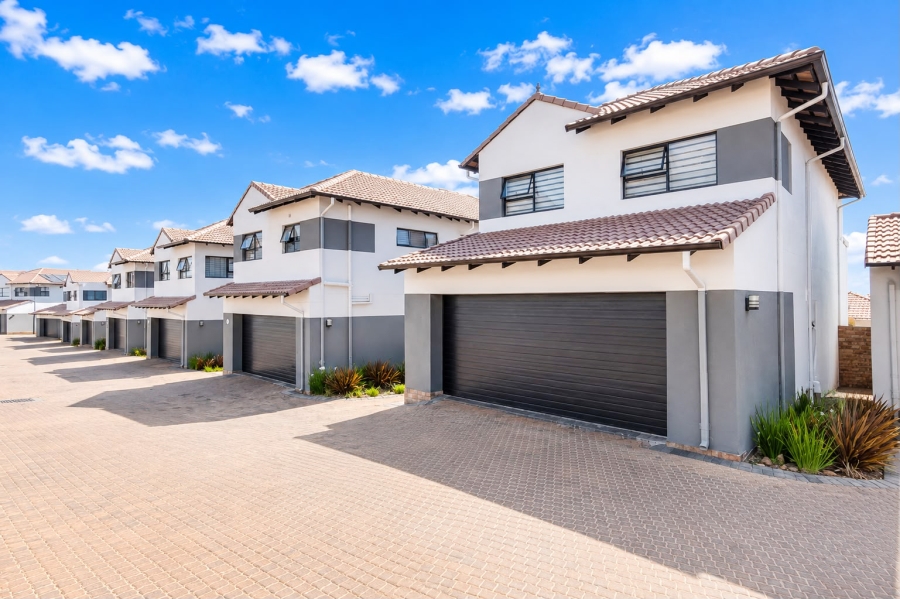 4 Bedroom Property for Sale in Noordhang Gauteng