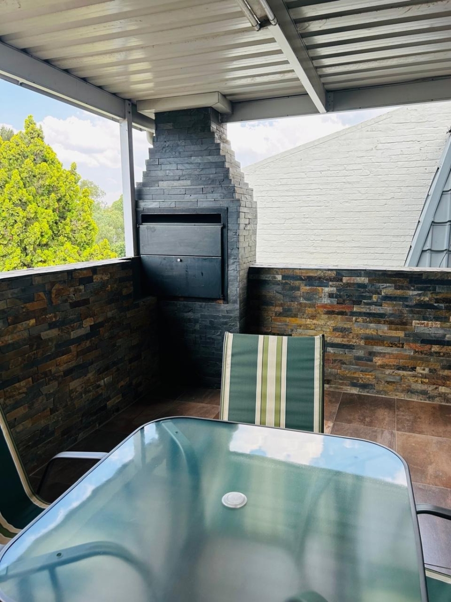 2 Bedroom Property for Sale in Bryanston Gauteng