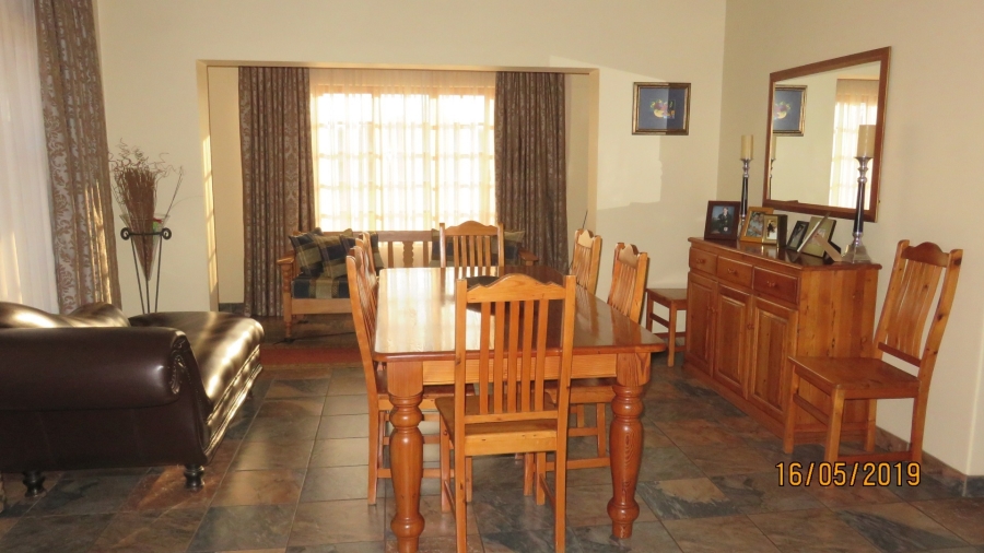 5 Bedroom Property for Sale in Theoville Gauteng